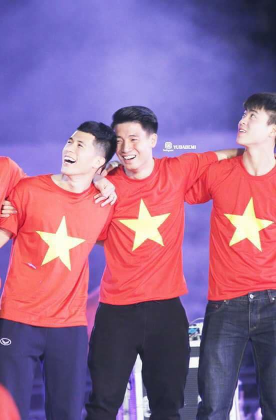 Tiến Dũng - Đức Chinh và các cặp đôi được CĐV U23 Việt Nam ghép nhiệt tình